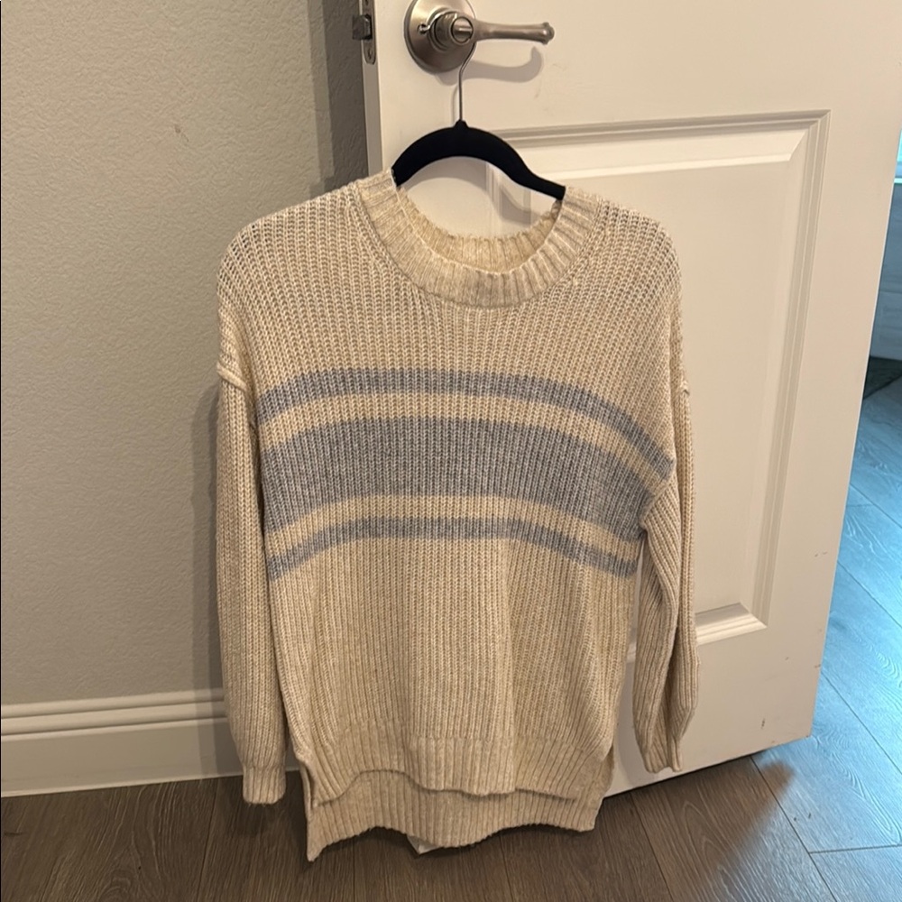 American Eagle Outfitters Cream and Blue Crew Neck Sweater